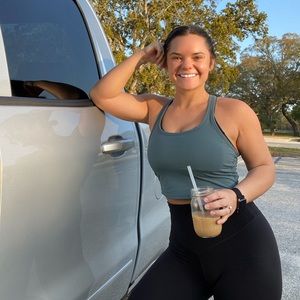 Meet your Posher, Stephany